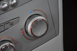 2011款雪铁龙世嘉两厢1.6L自动炫雅型
