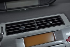 2011款雪铁龙世嘉两厢1.6L自动炫雅型