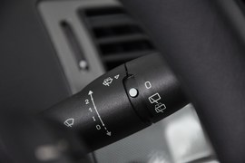 2011款雪铁龙世嘉两厢1.6L自动炫雅型