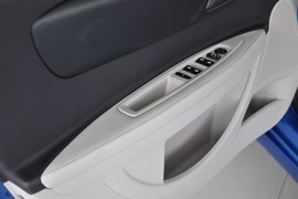 2011款雪铁龙世嘉两厢1.6L自动炫雅型