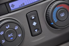 2010款一汽夏利N5
