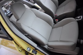 2011款丰田雅力士