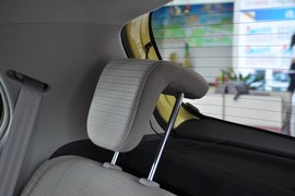 2011款丰田雅力士