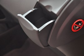 2011款丰田雅力士