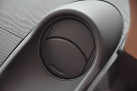 2011款丰田雅力士