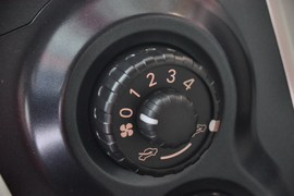 2011款丰田雅力士