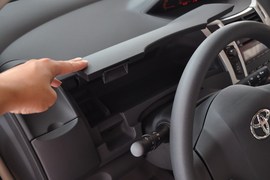 2011款丰田雅力士