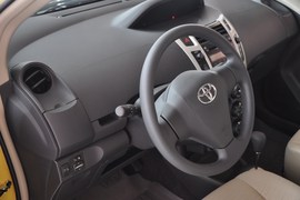 2011款丰田雅力士