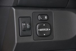 2011款丰田雅力士