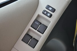 2011款丰田雅力士