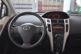 2011款丰田雅力士