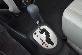 2011款丰田雅力士