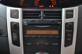 2011款丰田雅力士