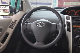 2011款丰田雅力士