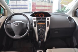 2011款丰田雅力士