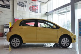 2011款丰田雅力士