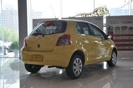 2011款丰田雅力士