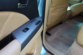2010款比亚迪E6电动车试驾实拍