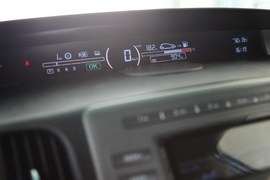 2010款比亚迪E6电动车试驾实拍