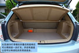 2010款比亚迪E6电动车试驾实拍