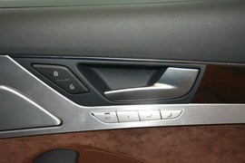 2016款奥迪A8L