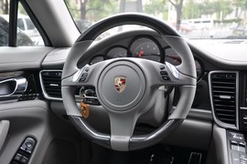2010款保时捷Panamera