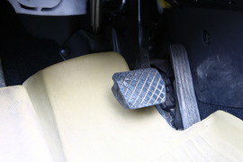 2010款高尔夫1.4TSI与英朗XT