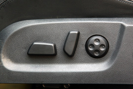 2010款高尔夫1.4TSI与英朗XT