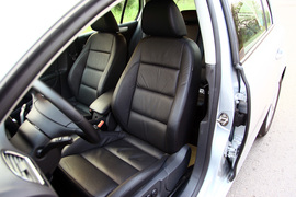 2010款高尔夫1.4TSI与英朗XT