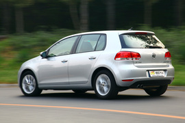 2010款高尔夫1.4TSI与英朗XT