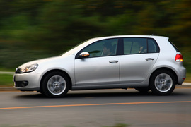 2010款高尔夫1.4TSI与英朗XT
