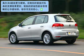 2010款高尔夫1.4TSI与英朗XT