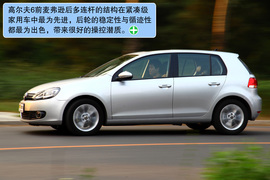 2010款高尔夫1.4TSI与英朗XT