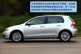 2010款高尔夫1.4TSI与英朗XT