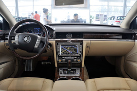 2011款大众辉腾V6