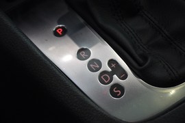 2010款大众高尔夫1.6L手自一体舒适型