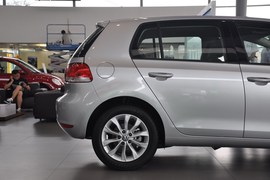 2010款大众高尔夫1.6L手自一体舒适型