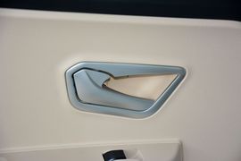 2015款奇瑞风云2两厢1.5L手动新锐版