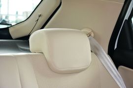 2015款奇瑞风云2两厢1.5L手动新锐版