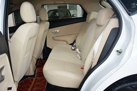 2015款奇瑞风云2两厢1.5L手动新锐版