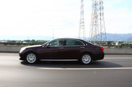 2010款一汽丰田新皇冠北京试驾