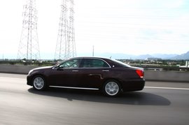 2010款一汽丰田新皇冠北京试驾