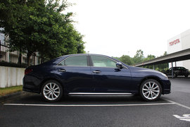 2010款一汽丰田锐志2.5V风尚菁英版