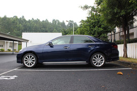 2010款一汽丰田锐志2.5V风尚菁英版