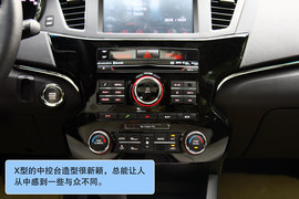 2010款起亚凯尊试驾