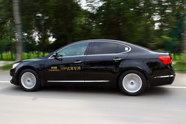 2010款起亚凯尊试驾