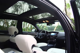 2010款起亚凯尊试驾