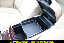 2011款一汽丰田锐志2.5V到店实拍图解