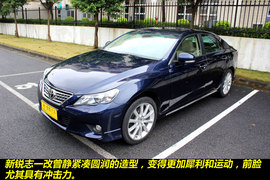 2010款一汽丰田锐志2.5V风尚菁英版