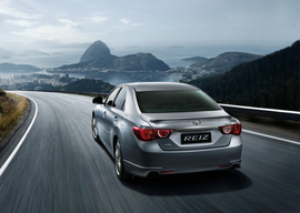 一汽丰田2011款锐志官方图片